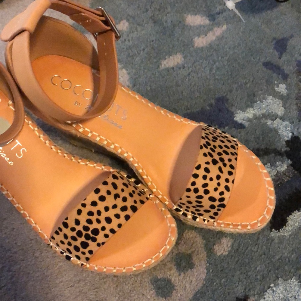 NEW**Coconuts by Matisse Leopard Wedges - Picture 2 of 3